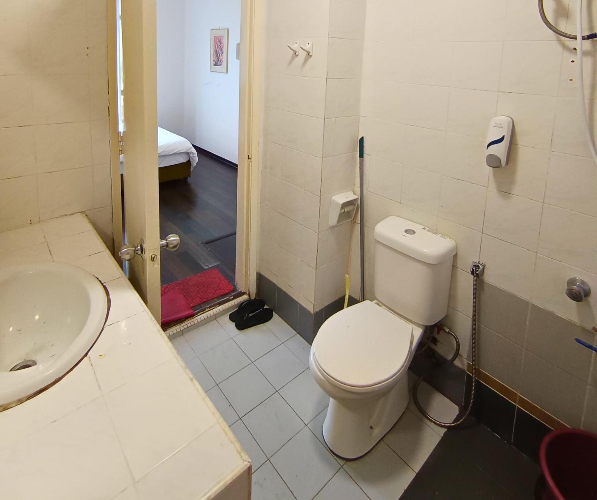 Costa Mahkota View 1-bedroom, 2 Queen Beds, 600mbps Wifi *